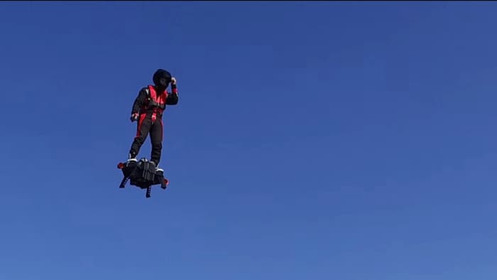 zapata-flyboard-air-flying-platform-11